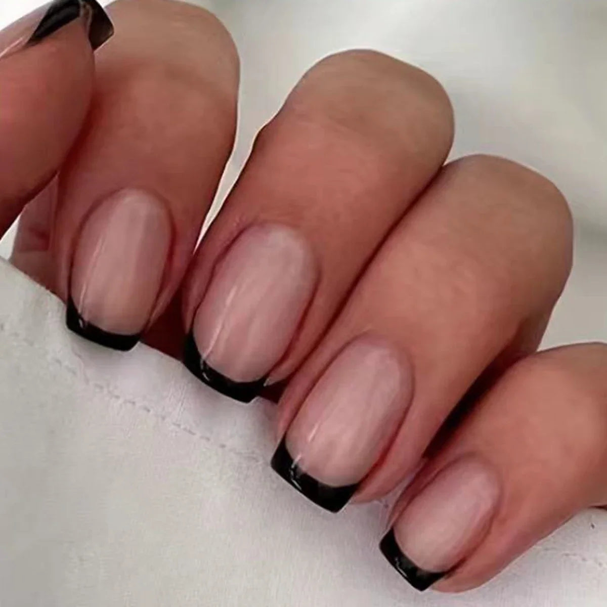 Girls Short French Glossy Fake Nails