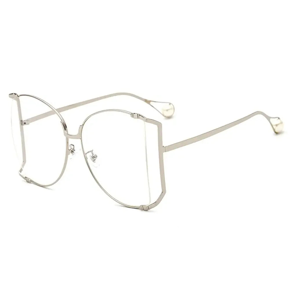 Confident Gold Oversized Sunglasses